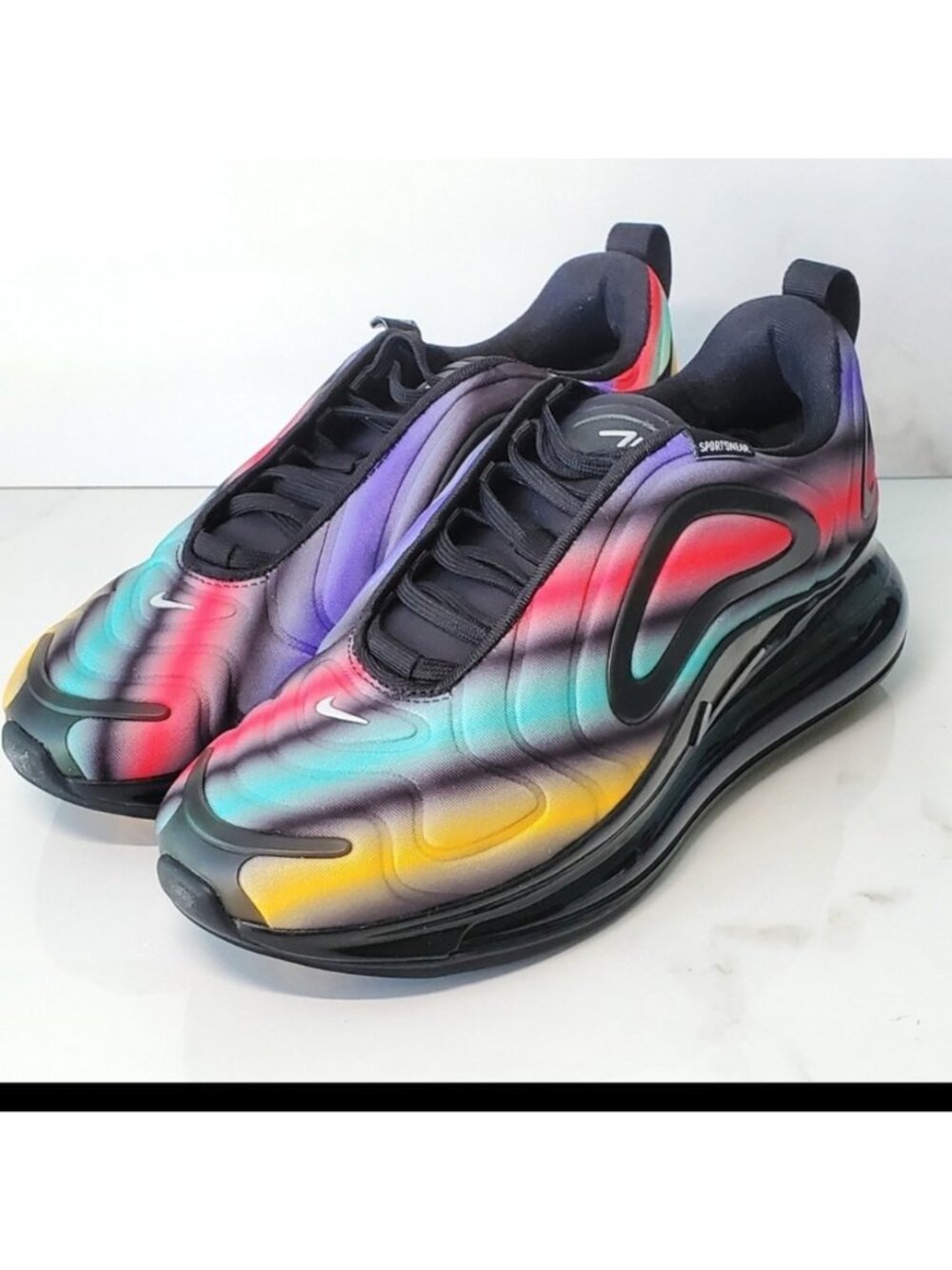 NIKE AIR MAX 720 (GS) Athletic Shoes Metallic